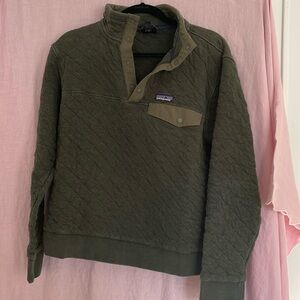 Patagonia Men’s organic cotton quilted 1/4 button up pull over